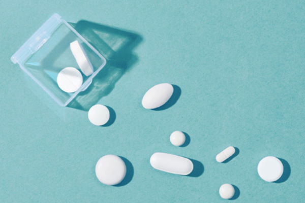 Có nhiều loại thuốc được dùng trong điều trị bệnh Crohn