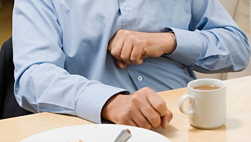 Ảnh: Đau bụng và khó chịu sau khi ăn. Nguồn: Vinmec.com